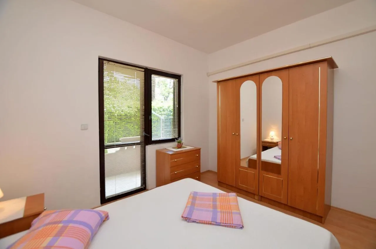 Apartment Sandy Bay Pjescana Uvala 0*,